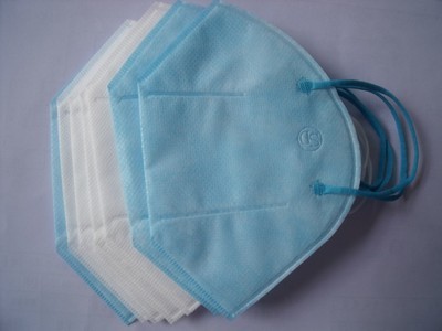 非織造布機(jī)械新星 折疊口罩機(jī)助力高效防護(hù)